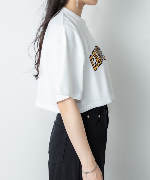 RASVOA(ラスボア)の「カレッジロゴクロップドワイドTシャツ(Tシャツ/カットソー・レディース・ブラック/オフホワイト/ブルー/グリーン・FREE)」の18枚目の写真