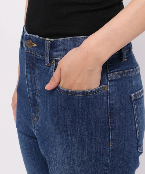 LEPSIM(レプシィム)の「スリムストレートデニムパンツ 952579(デニムパンツ・レディース・ブラック/ネイビー/ブルー・LARGE/SMALL/X-LARGE/MEDIUM)」の11枚目の写真