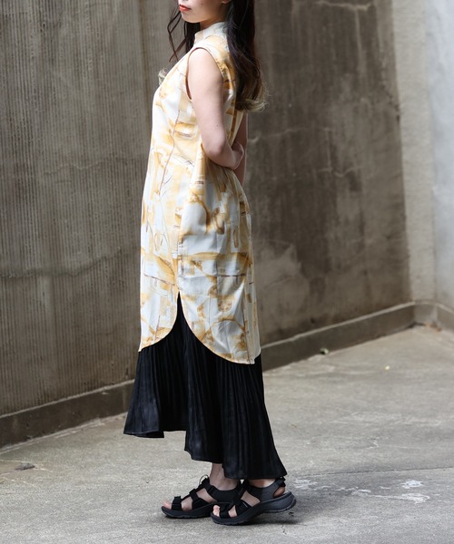 ARCANUM DESIGN（アルカナムデザイン）の「ARL　幾何学柄ノースリーブハーフシャツ（シャツ/ブラウス・レディース・グレー/イエロー/オレンジ・FREE）」の12枚目の写真