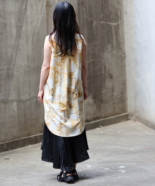 ARCANUM DESIGN（アルカナムデザイン）の「ARL　幾何学柄ノースリーブハーフシャツ（シャツ/ブラウス・レディース・グレー/イエロー/オレンジ・FREE）」の10枚目の写真