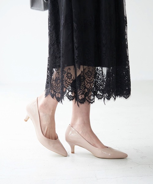 ROPE' PICNIC（ロペピクニック）の「エナメルポインテッドトゥプレーンパンプス（パンプス・レディース・ブラック/ベージュ・23.0cm/23.5cm/24.0cm/24.5cm）」の12枚目の写真