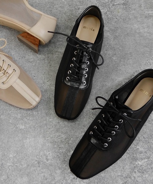 minia(ミニア)の「チュール×PUコンビのレースアップシューズ ◆(ドレスシューズ・レディース・ブラック/ベージュ・LL/M/S/L)」の2枚目の写真