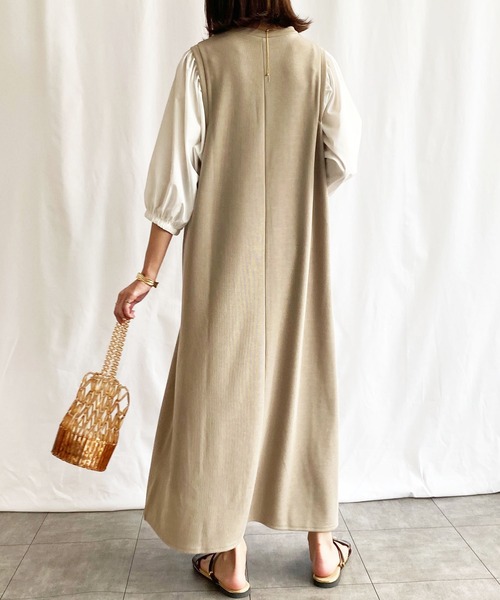 GeeRA(ジーラ)の「袖異素材カットソーワンピース(ワンピース・レディース・ブラック/サンドグレー・LARGE/MEDIUM)」の3枚目の写真