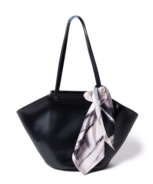 LAYMEE(レイミー)の「Azalea bag / アザレアバッグ(ショルダーバッグ・レディース・ブラック/ベージュ・FREE)」の2枚目の写真