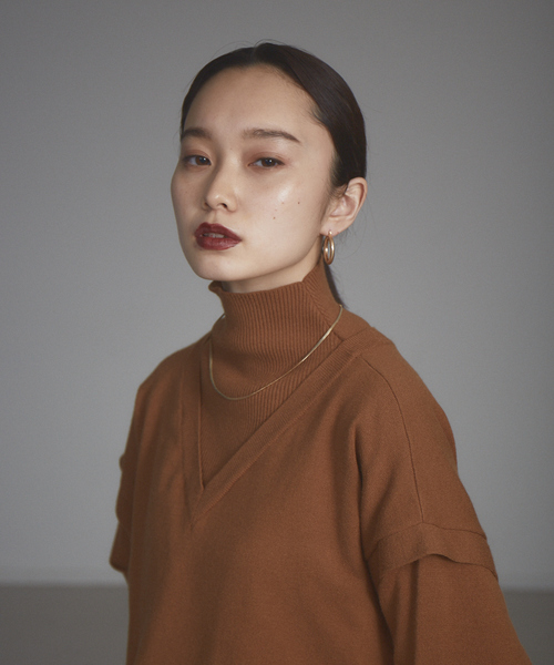 NOMINE（ノミネ）の「レイヤード風タートルニット（ニット/セーター・レディース・ホワイト/ブラック/ブルー/キャメル/イエロー/グリーン・フリー）」の9枚目の写真