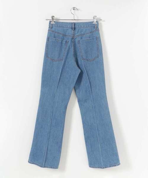 SENSE OF PLACE by URBAN RESEARCH（センスオブプレイスバイアーバンリサーチ）の「センタープレスフレアデニム（デニムパンツ・レディース・ワンウォッシュ/ライトインディゴブルー・MEDIUM/SMALL）」の12枚目の写真