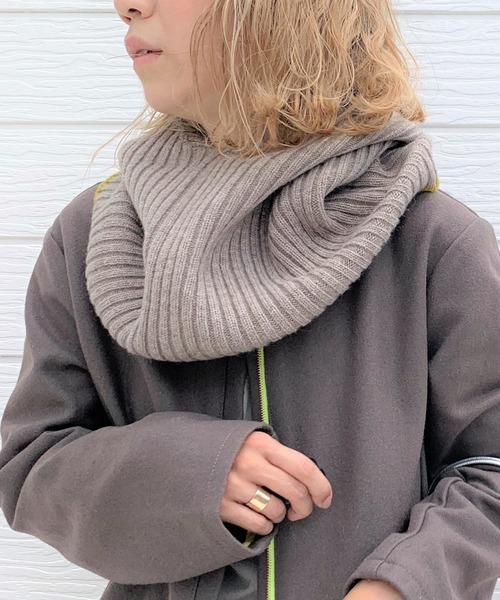 Q（キュー）の「ホールガーメントスヌード（ネックウォーマー/スヌード・レディース・チャコールグレー/ライトグレー/ベージュ・ONE SIZE）」の3枚目の写真