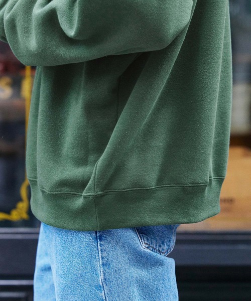 BARK MANHATTAN（バークマンハッタン）の「オーバーサイズ 裏起毛 カレッジロゴデザイン プルオーバースウェット（スウェット・メンズ・ネイビー系/グレー系その他2/ブラック系その他/ホワイト系その他2/グリーン系その他2/グレー系その他/ブラック系その他2/ホワイト系その他/グリーン系その他/ネイビー系2・M/L）」の14枚目の写真