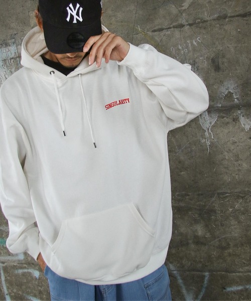 ZIP FIVE（ジップファイブ）の「【ZIP FIVE】【肉厚】 ビッグシルエット バックメッセージプリント＆英字ワンポイント プルパーカー（パーカー・メンズ・アイボリー系/ベージュ/カーキ/ブルー系/ホワイト系1/オートミール/イエロー系/ブラック/マスタード/ベージュ系/ホワイト系/グレー/ブルー/ネイビー系/ホワイト/グレー系/ブラック系/ダークグリーン/アイボリー/ネイビー・X-LARGE/MEDIUM/LARGE）」の4枚目の写真