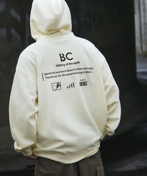 ZIP FIVE（ジップファイブ）の「【ZIP FIVE】【肉厚】 ビッグシルエット バックメッセージプリント＆英字ワンポイント プルパーカー（パーカー・メンズ・アイボリー系/ベージュ/カーキ/ブルー系/ホワイト系1/オートミール/イエロー系/ブラック/マスタード/ベージュ系/ホワイト系/グレー/ブルー/ネイビー系/ホワイト/グレー系/ブラック系/ダークグリーン/アイボリー/ネイビー・X-LARGE/MEDIUM/LARGE）」の3枚目の写真