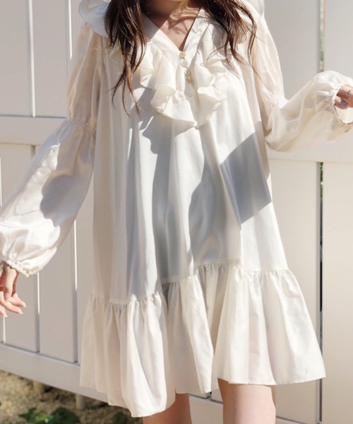 Banner Barrett（バナーバレット）の「【Lili Lurex】フリルカラーボリュームワンピース（ワンピース・レディース・オフホワイト/ボルドー・38）」の5枚目の写真