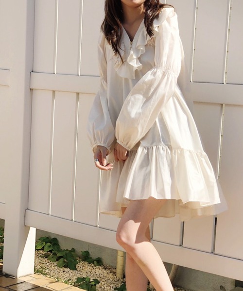 Banner Barrett（バナーバレット）の「【Lili Lurex】フリルカラーボリュームワンピース（ワンピース・レディース・オフホワイト/ボルドー・38）」の9枚目の写真