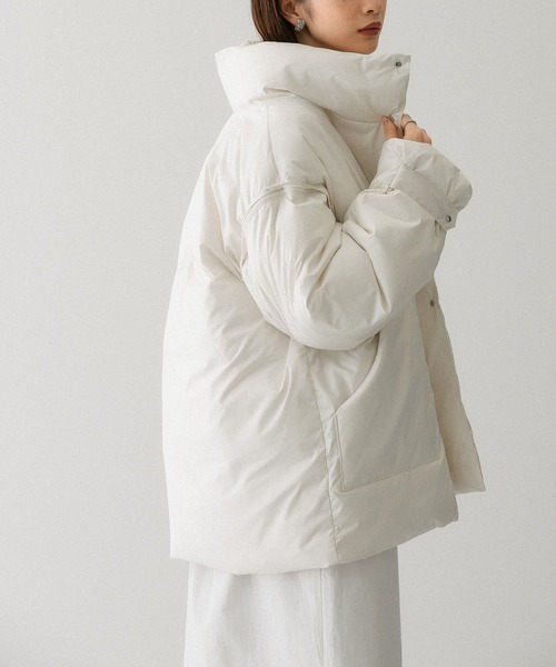 KBF（ケイビーエフ）の「エアコンダウンBIGジャケット（ダウンジャケット/コート・レディース・ベージュ/アイボリー/ブルー系その他・ONE）」の18枚目の写真
