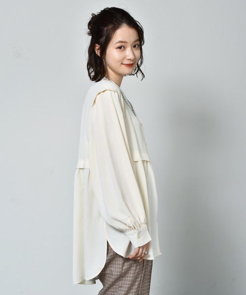 RETRO GIRL(レトロガール)の「切替ギャザーチュニックBL(シャツ/ブラウス・レディース・ブラウン/オフホワイト/ブラック・FREE)」の12枚目の写真