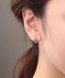 ブラックラインフープピアス