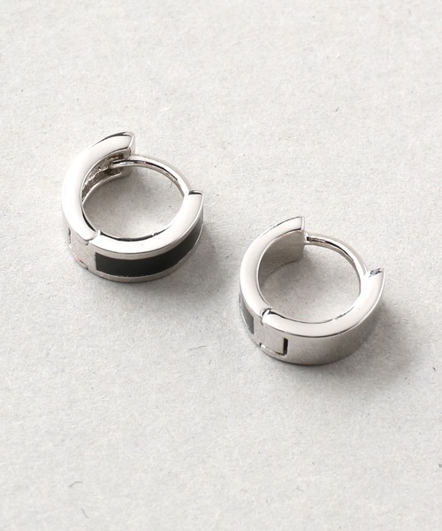 Manon's Selection（マノンズセレクション）の「ブラックラインフープピアス（ピアス（両耳用）・レディース・シルバー/ゴールド・ONE SIZE）」の5枚目の写真