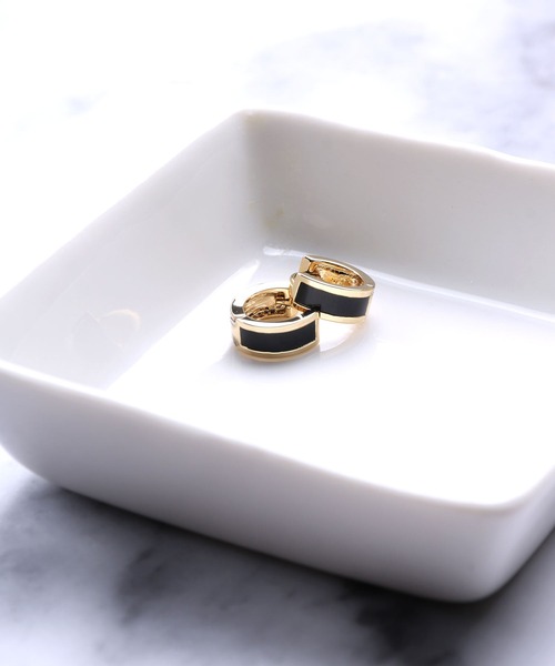 Manon's Selection（マノンズセレクション）の「ブラックラインフープピアス（ピアス（両耳用）・レディース・シルバー/ゴールド・ONE SIZE）」の7枚目の写真
