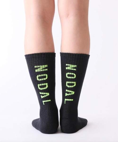 NODAL(ノーダル)の「NODAL / ノーダル LOGO SOCKSロゴソックス(ユニセックス)(ソックス/靴下・メンズ・ピンク/ホワイト/グレー/ブラック/サックスブルー/ヘザーグレー/オリーブドラブ/イエロー/レッド/ライトブルー/オレンジ/ネイビー/パープル/ブラウン/ブラック系その他/ホワイト系その他/エメラルド/ライトイエロー/アッシュグレー/ダークブルー/ワイン/アイボリー/クリーム/アクア/ダークブラウン/オートミール/ミント/キャメル/ダークネイビー・FREE)」の4枚目の写真