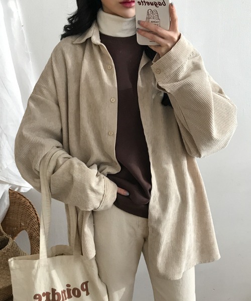 Mayree(メイリー)の「【Mayree】オーバーサイズコーデュロイシャツジャケット 2021AW(シャツ/ブラウス・レディース・ネイビー/グレー/アイボリー・FREE)」の5枚目の写真