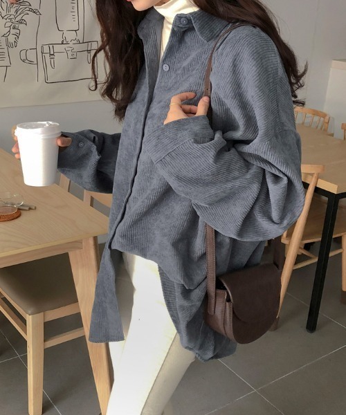 Mayree(メイリー)の「【Mayree】オーバーサイズコーデュロイシャツジャケット 2021AW(シャツ/ブラウス・レディース・ネイビー/グレー/アイボリー・FREE)」の10枚目の写真
