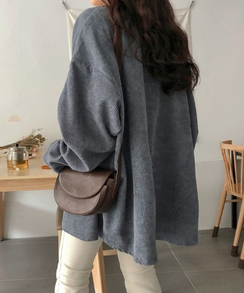 Mayree(メイリー)の「【Mayree】オーバーサイズコーデュロイシャツジャケット 2021AW(シャツ/ブラウス・レディース・ネイビー/グレー/アイボリー・FREE)」の12枚目の写真