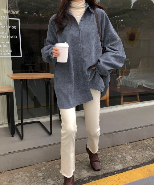Mayree(メイリー)の「【Mayree】オーバーサイズコーデュロイシャツジャケット 2021AW(シャツ/ブラウス・レディース・ネイビー/グレー/アイボリー・FREE)」の13枚目の写真