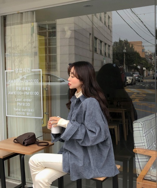 Mayree(メイリー)の「【Mayree】オーバーサイズコーデュロイシャツジャケット 2021AW(シャツ/ブラウス・レディース・ネイビー/グレー/アイボリー・FREE)」の14枚目の写真