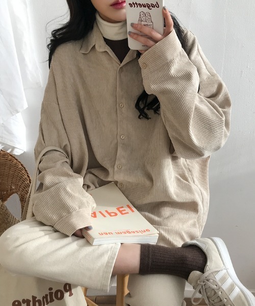 Mayree(メイリー)の「【Mayree】オーバーサイズコーデュロイシャツジャケット 2021AW(シャツ/ブラウス・レディース・ネイビー/グレー/アイボリー・FREE)」の4枚目の写真