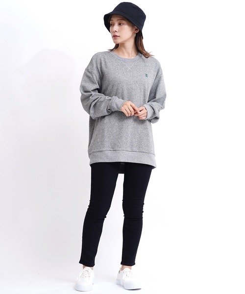 GIORDANO（ジョルダーノ）の「[ GIORDANO ] コットンクルーネック裏毛スウェット(トレーナー)（スウェット・レディース・ベージュ系その他/グレー系その他/ホワイト系その他/ブラック/ブラック系その他/ネイビー/杢グレー/ブラウン/レッド/イエロー/ダークグリーン/ライトグレー/グリーン/パープル/グレー/カーキ/ブルー/ブルー系その他/グリーン系その他・SMALL/MEDIUM/X-LARGE/LARGE/XX-LARGE）」の22枚目の写真