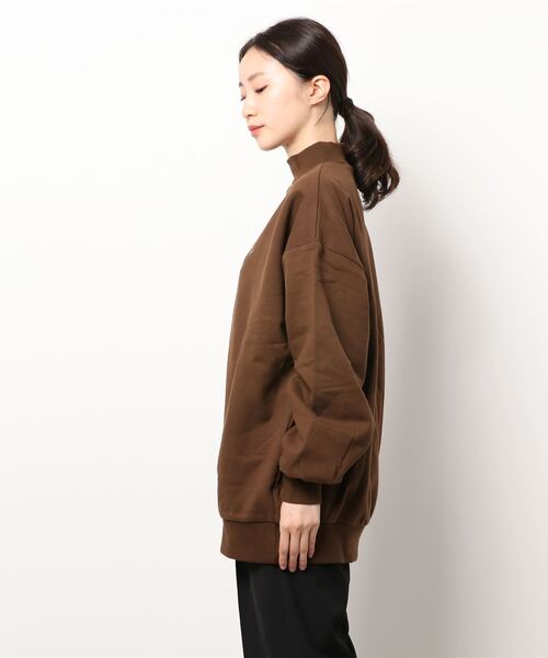 RETRO GIRL（レトロガール）の「ロゴ刺繍起毛トレーナー（スウェット・レディース・ダークブラウン/レッド/ブルー・FREE）」の14枚目の写真