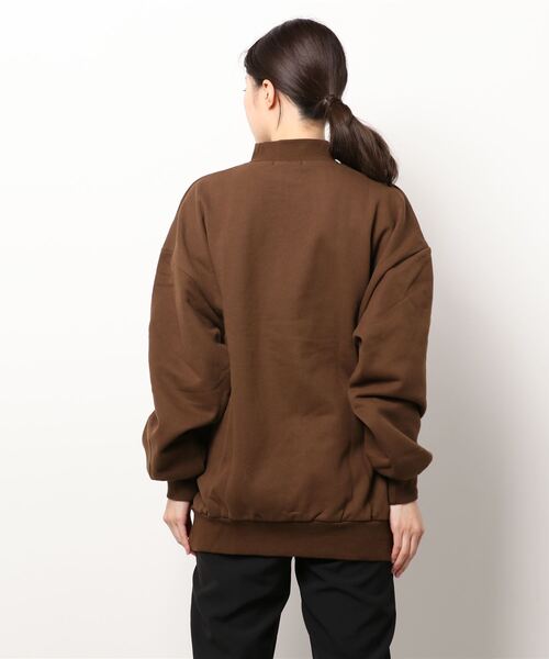 RETRO GIRL（レトロガール）の「ロゴ刺繍起毛トレーナー（スウェット・レディース・ダークブラウン/レッド/ブルー・FREE）」の4枚目の写真