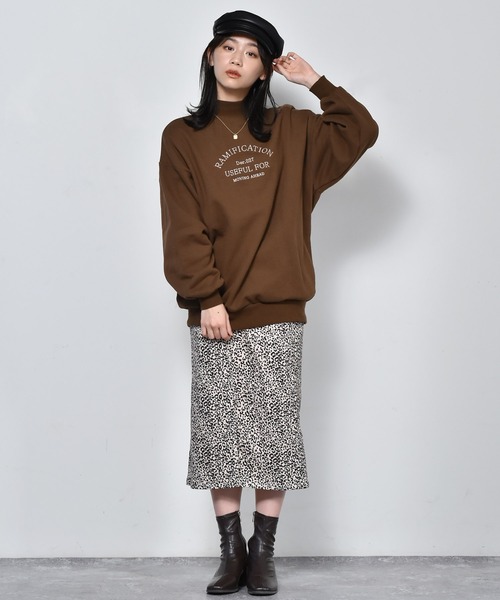 RETRO GIRL（レトロガール）の「ロゴ刺繍起毛トレーナー（スウェット・レディース・ダークブラウン/レッド/ブルー・FREE）」の7枚目の写真