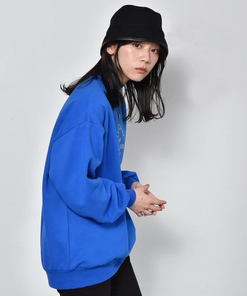 RETRO GIRL（レトロガール）の「ロゴ刺繍起毛トレーナー（スウェット・レディース・ダークブラウン/レッド/ブルー・FREE）」の16枚目の写真