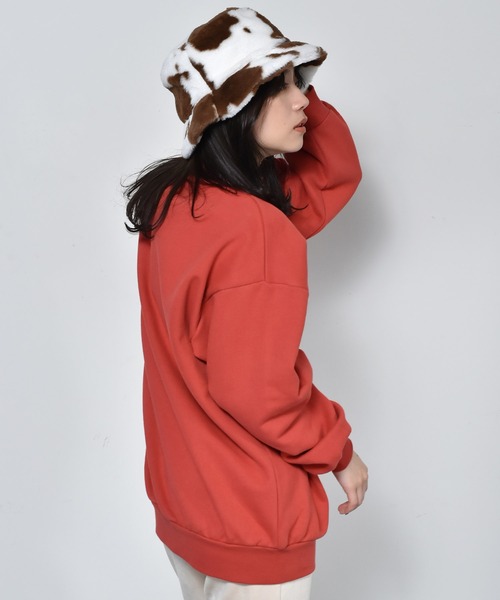 RETRO GIRL（レトロガール）の「ロゴ刺繍起毛トレーナー（スウェット・レディース・ダークブラウン/レッド/ブルー・FREE）」の18枚目の写真