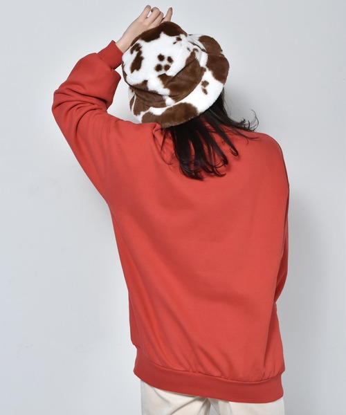 RETRO GIRL（レトロガール）の「ロゴ刺繍起毛トレーナー（スウェット・レディース・ダークブラウン/レッド/ブルー・FREE）」の19枚目の写真