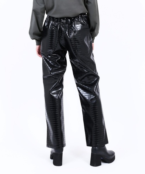 PUNYUS（プニュズ）の「フェィクレザーパンツ（その他パンツ・レディース・ブラック/ライトパープル・2/4/1/3）」の8枚目の写真