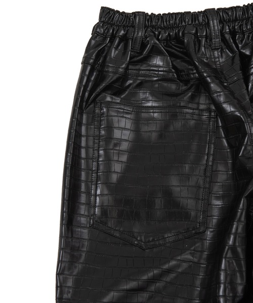 PUNYUS（プニュズ）の「フェィクレザーパンツ（その他パンツ・レディース・ブラック/ライトパープル・2/4/1/3）」の5枚目の写真