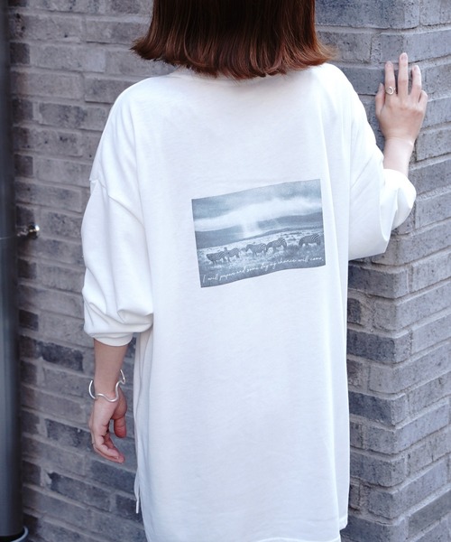 Fizz（フィズ）の「【Fizz/フィズ】　フォトプリントビッグロンT（Tシャツ/カットソー・レディース・グレイッシュベージュ/ベージュ/ブラック/ホワイト・M）」の14枚目の写真