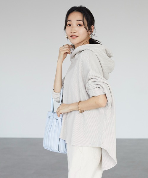 CRAFT STANDARD BOUTIQUE（クラフトスタンダードブティック）の「ワッフルポンチョ風パーカー　＊（パーカー・レディース・ブルー/オフホワイト/ブラック/ベージュ・FREE）」の3枚目の写真