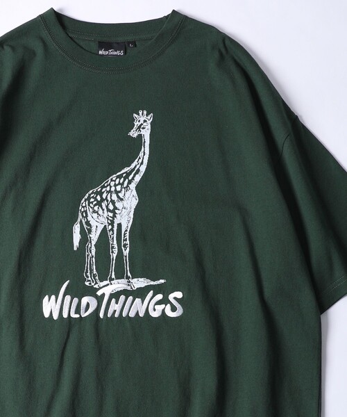 FREAK'S STORE（フリークスストア）の「WEB限定 WILDTHINGS×FREAK'S STORE/ワイルドシングス 別注 刺繍ロゴ サファリデザイン プリントTシャツ/キリン（Tシャツ/カットソー・メンズ・ホワイト/アッシュグレー/ブラック/ダークグリーン/ベージュ・SMALL/MEDIUM/LARGE）」の5枚目の写真
