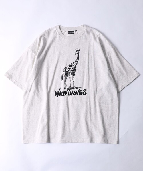FREAK'S STORE（フリークスストア）の「WEB限定 WILDTHINGS×FREAK'S STORE/ワイルドシングス 別注 刺繍ロゴ サファリデザイン プリントTシャツ/キリン（Tシャツ/カットソー・メンズ・ホワイト/アッシュグレー/ブラック/ダークグリーン/ベージュ・SMALL/MEDIUM/LARGE）」の9枚目の写真