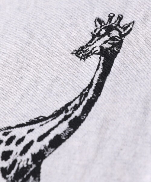 FREAK'S STORE（フリークスストア）の「WEB限定 WILDTHINGS×FREAK'S STORE/ワイルドシングス 別注 刺繍ロゴ サファリデザイン プリントTシャツ/キリン（Tシャツ/カットソー・メンズ・ホワイト/アッシュグレー/ブラック/ダークグリーン/ベージュ・SMALL/MEDIUM/LARGE）」の12枚目の写真