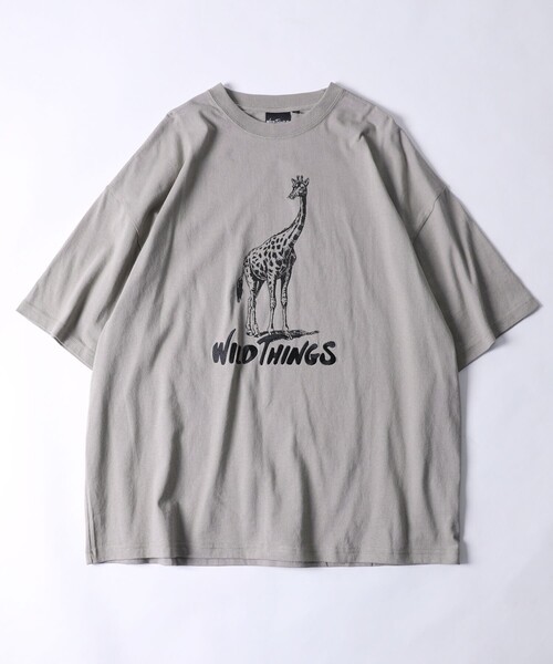 FREAK'S STORE（フリークスストア）の「WEB限定 WILDTHINGS×FREAK'S STORE/ワイルドシングス 別注 刺繍ロゴ サファリデザイン プリントTシャツ/キリン（Tシャツ/カットソー・メンズ・ホワイト/アッシュグレー/ブラック/ダークグリーン/ベージュ・SMALL/MEDIUM/LARGE）」の15枚目の写真