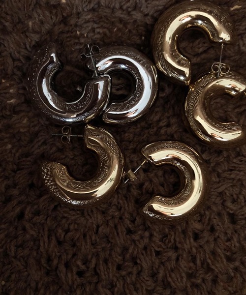 Monocoro toppi（モノコロトッピ）の「太め フープ メタル ピアス（ピアス（両耳用）・レディース・ゴールド/シルバー・フリー）」の18枚目の写真