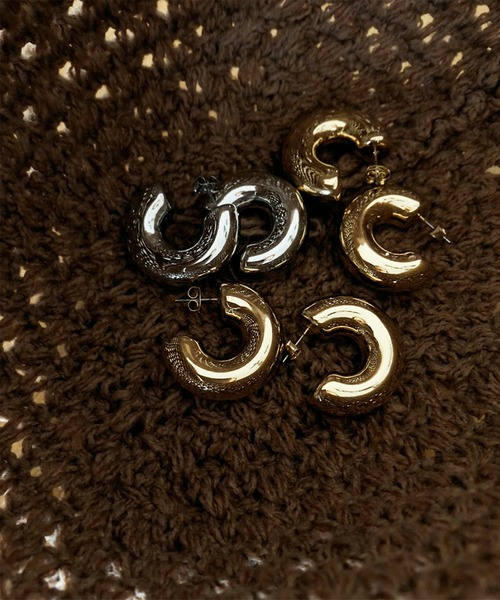Monocoro toppi（モノコロトッピ）の「太め フープ メタル ピアス（ピアス（両耳用）・レディース・ゴールド/シルバー・フリー）」の19枚目の写真