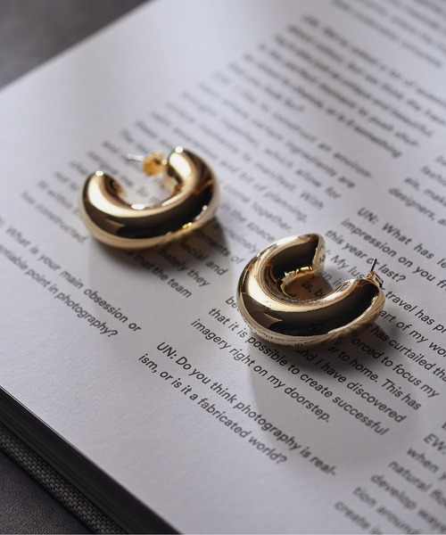 Monocoro toppi（モノコロトッピ）の「太め フープ メタル ピアス（ピアス（両耳用）・レディース・ゴールド/シルバー・フリー）」の6枚目の写真