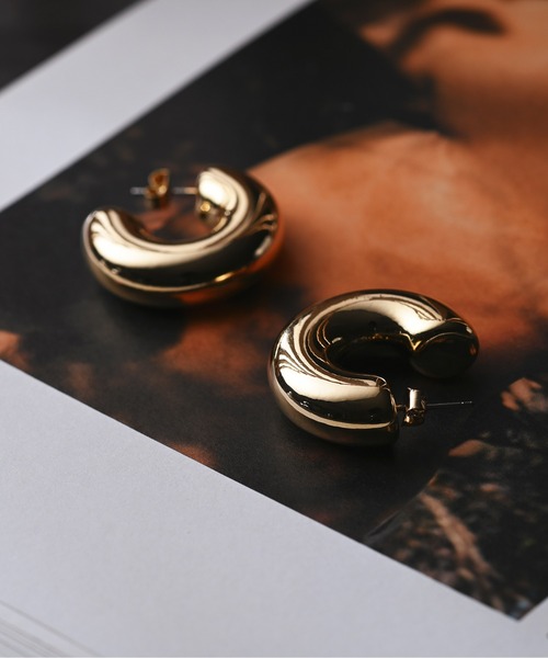 Monocoro toppi（モノコロトッピ）の「太め フープ メタル ピアス（ピアス（両耳用）・レディース・ゴールド/シルバー・フリー）」の8枚目の写真