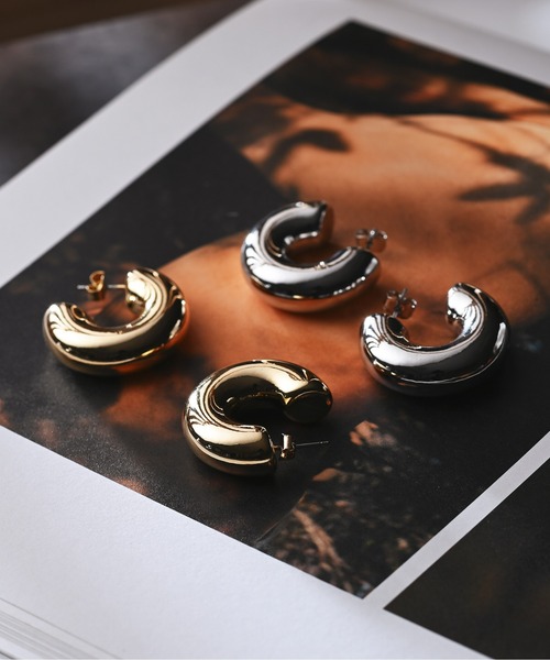 Monocoro toppi（モノコロトッピ）の「太め フープ メタル ピアス（ピアス（両耳用）・レディース・ゴールド/シルバー・フリー）」の9枚目の写真