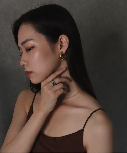 Monocoro toppi（モノコロトッピ）の「太め フープ メタル ピアス（ピアス（両耳用）・レディース・ゴールド/シルバー・フリー）」の15枚目の写真