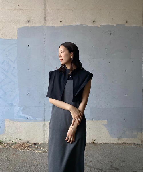 y/m by RIKA(イムバイリカ)の「ブロードケープノースリーブラウス(シャツ/ブラウス・レディース・グリーン/ブラック/オフホワイト・FREE)」の7枚目の写真